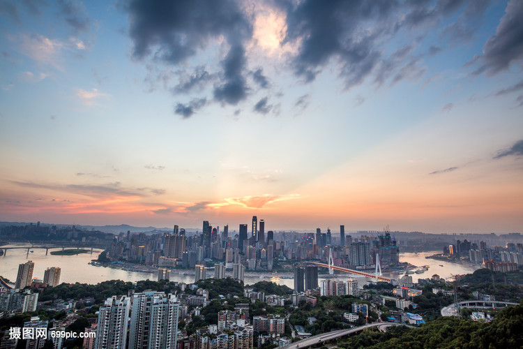 重慶一棵樹日落